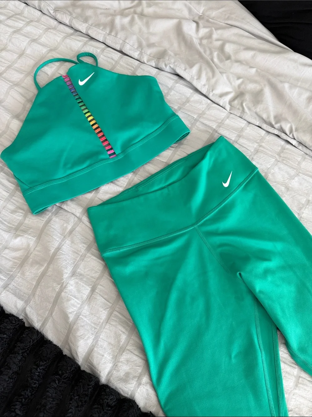 Nike Green Women Athletic Leggings and Crop Top Set with Rainbow Stripe